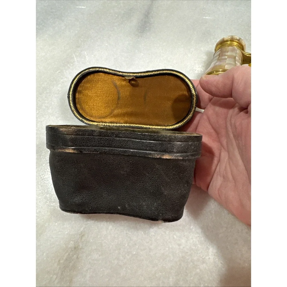 LeMaire FI Paris Vintage Opera Glasses/caseMother of Pearl  1850-1900 EraOLA0058